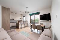 Krasińskiego Deluxe Apartment by BookingHost - B&B Varsavia