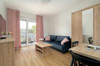 Spacious and Cosy Apartment in Poznań with Parking, Desk and Balcony by Noclegi Renters - B&B Posnania