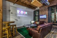 Denim Lofts-Sports DWTN Loft-Projector TV-Poker Table-Balcony-2C - B&B St Louis