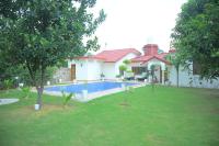 Aravali Farm Gurgaon, 3 Bedroom Villa with Lawn Barbeque Grill and Pool - B&B Gurgaon