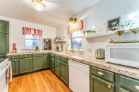 A Retro Retreat for Shaken or Stirred Memories - Bed and Breakfast Cow Town