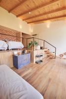 Deluxe Queen Suite