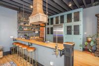 The Brick Dachshund - Chic for 9 - B&B Blanchester