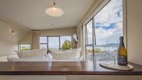 Rokino Lake House Location and Views - B&B Taupo