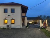 Penzion pod Hazmburkem - B&B Klapý