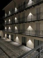 Lakeside bliss with free parking - Bed and Breakfast Como