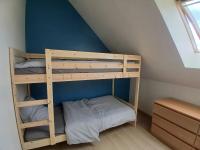 Gîte 4-5 personnes proche navette Orano - Ferienwohnung Aumeville-Lestre