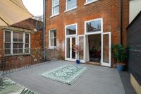 Spacious Luxury 2 Bedroom City Centre Apartment with Terrace & High Ceiling - B&B Canterbury