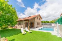 Gran casa de campo con piscina a 15 km de Pamplona - B&B Adiós