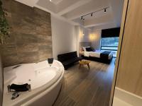 - Apartamento con Jacuzzi Privado y Cama Queen - - B&B Bogotá