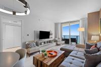 Picturesque Beachfront Condo - LOVELY 2BD and 2BA APT WITH DIRECT OCEAN VIEW - B&B Hollywood