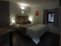 Chambre indépendante avec salle de bain privée - B&B Montpezat-sous-Bauzon