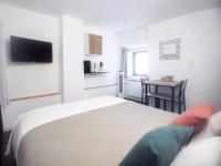 Chambre indépendante avec salle de bain privée - B&B Montpezat-sous-Bauzon