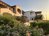 Alba Vista Mare - Apartment mit Meerblick und Pool Budoni, Sardinien - B&B Tanaunella