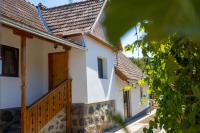 Hegyi Lak - Bed and Breakfast Bartoştana