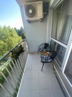 Modern 2-bedroom apartment with balcony - B&B Malacky