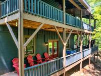 The Holiday Cabin at Lake Lure - B&B Lake Lure