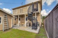 Walkable EaDo Apt w/ Yard! 2 Mi to Dtwn Houston - B&B Houston