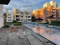 Premium Studio near Oviedo Mall, El Poblado- Balcony, AC & Fast WiFi - B&B Medellín
