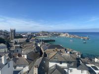 Over the Harbour 4 Fernlea Court - B&B St Ives