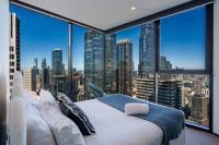 High-Rise CBD Apt L50 Luxe City Views and Free Parking - B&B Melbourne