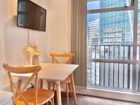 Central 1-Bed Apt Gym & Pool 5min to Harbour - B&B Auckland