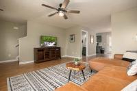 Peaceful Escape 2BR Retreat w Private Hot Tub - B&B Sevierville