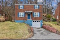 Spacious Family Home with Parking and Backyard - Ferienwohnung Pittsburgh