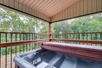 Private Hot Tub: Serene Family Home in Sevierville - Chambres d'hôtes Sevierville