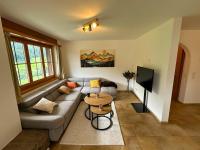 Apartment with Balcony & Mountain View - Ferienwohnung Küblis