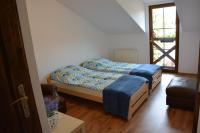 Tweepersoonskamer met 2 Aparte Bedden en Douche