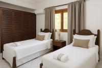 Two-Bedroom Deluxe Apartment with Garden View