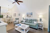 7502 Treetops Villa Pet-Friendly Walk to the Beach - Bed and Breakfast Hilton Head