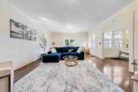 Group Getaway in a Grand Historic Home 15 minutes to Fort Benning Sleeps 10 - Chambres d'hôtes Columbus