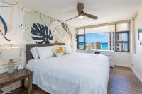 Modern Remodeled Condo, Walk to Waikiki Beach, Oceanview, Free Parking, AC, Pool, Hot tub, Sauna - Chambres d'hôtes Honolulu