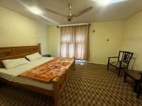 Queen Room with Garden View