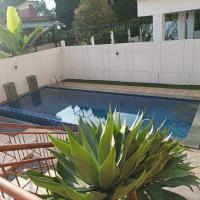 Villa Marwah Bandung - Big Spacious Private Swimming Pool Mountain View - B&B Bandung