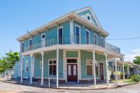 Historic 3 bedroom 4blocks from famous St Charles Ave Mardi Gras parade route, steps to Jazz venues and restaurants - B&B New Orleans