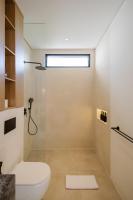 Exclusive 4BR Villa with Rooftop, Ricefield Views near Cemagi Beach - Chambres d’hôtes Semege