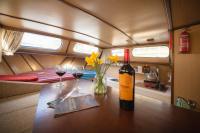 The fun boat - off grid - city centre - warm & cosy - Bed and Breakfast Bath