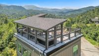 Family Chalet With Rooftop Theater GameRoom Mins to DT - B&B Gatlinburg