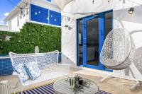 Ocean Park 1BD 1BA Pool Walk to beach -Santorini4 - Bed and Breakfast San Juan