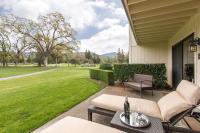 Signature Collection at The Napa Residences, Steps to Wineries, Limited Time Offer - Chambres d'hôtes Napa