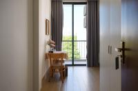 One-Bedroom Apartment with Balcony