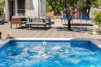 Dalmatian Countryside Home - Heated Pool & Jacuzzi - B&B Vrsine