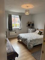 Spacious Tidy Room - B&B Cardiff