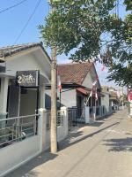 Zahra Guesthouse Shar'i - Chambres d'hôtes Yogyakarta