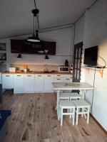 domek klimatyzowany w pobliżu jeziora Chłop - B&B Dębiec