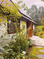 COZY COTTAGE IN THE WOODS - Przytulny domek w lesie - Chambres d'hôtes Adamów