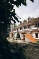Moss Manor Compact Studio at Historic Pure Manor Complex - Bed and Breakfast Pūre
